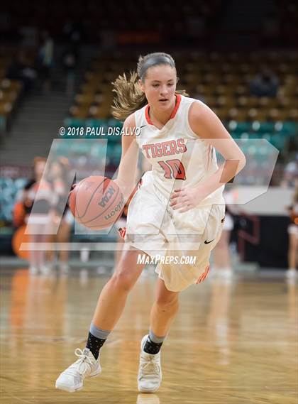 Thumbnail 3 in Ralston Valley vs. Lakewood (CHSAA 5A Great 8) photogallery.