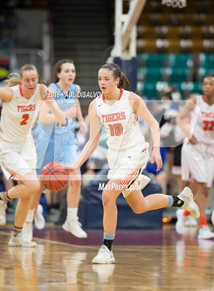 Thumbnail 2 in Ralston Valley vs. Lakewood (CHSAA 5A Great 8) photogallery.