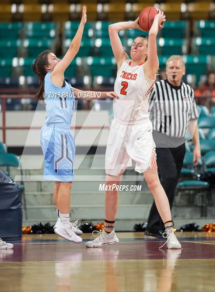 Thumbnail 1 in Ralston Valley vs. Lakewood (CHSAA 5A Great 8) photogallery.