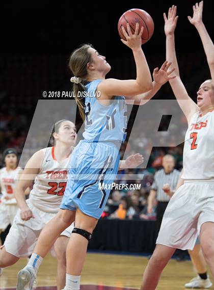 Thumbnail 3 in Ralston Valley vs. Lakewood (CHSAA 5A Great 8) photogallery.