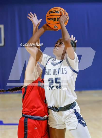 Thumbnail 2 in Bishop Kenny vs. Marietta (She Got Game Classic) photogallery.