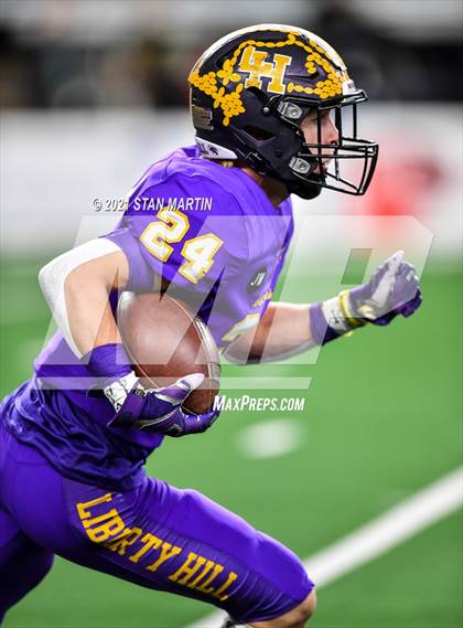 Thumbnail 2 in South Oak Cliff vs. Liberty Hill (UIL 5A D2 Final) photogallery.