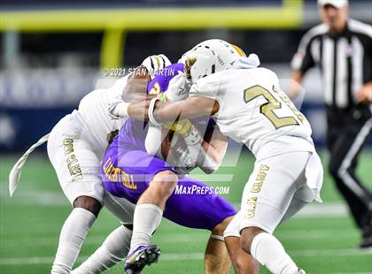 Thumbnail 1 in South Oak Cliff vs. Liberty Hill (UIL 5A D2 Final) photogallery.