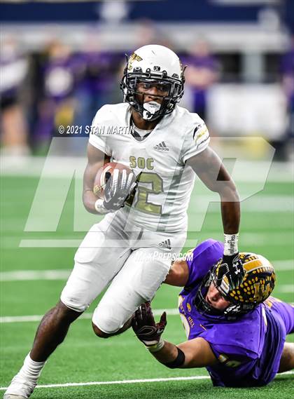 Thumbnail 2 in South Oak Cliff vs. Liberty Hill (UIL 5A D2 Final) photogallery.