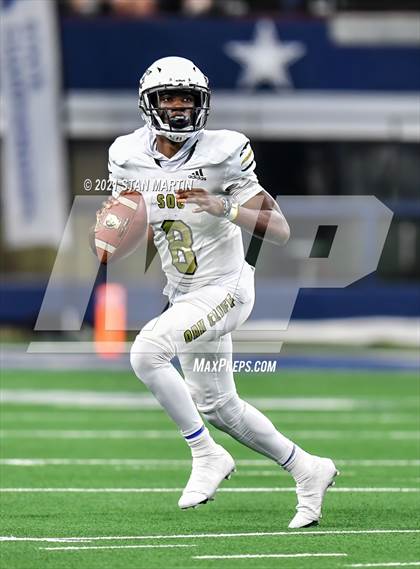 Thumbnail 1 in South Oak Cliff vs. Liberty Hill (UIL 5A D2 Final) photogallery.