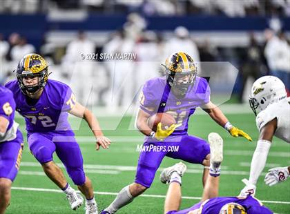 Thumbnail 1 in South Oak Cliff vs. Liberty Hill (UIL 5A D2 Final) photogallery.