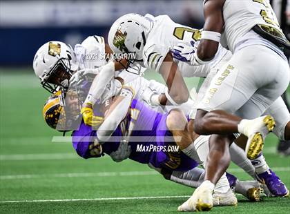 Thumbnail 2 in South Oak Cliff vs. Liberty Hill (UIL 5A D2 Final) photogallery.