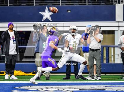 Thumbnail 1 in South Oak Cliff vs. Liberty Hill (UIL 5A D2 Final) photogallery.