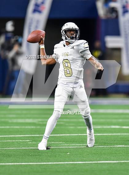 Thumbnail 2 in South Oak Cliff vs. Liberty Hill (UIL 5A D2 Final) photogallery.