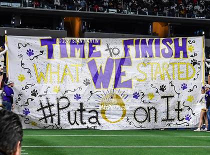 Thumbnail 3 in South Oak Cliff vs. Liberty Hill (UIL 5A D2 Final) photogallery.