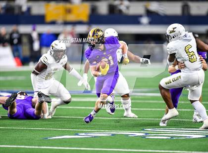 Thumbnail 1 in South Oak Cliff vs. Liberty Hill (UIL 5A D2 Final) photogallery.