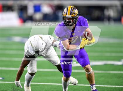 Thumbnail 2 in South Oak Cliff vs. Liberty Hill (UIL 5A D2 Final) photogallery.