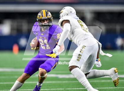Thumbnail 1 in South Oak Cliff vs. Liberty Hill (UIL 5A D2 Final) photogallery.