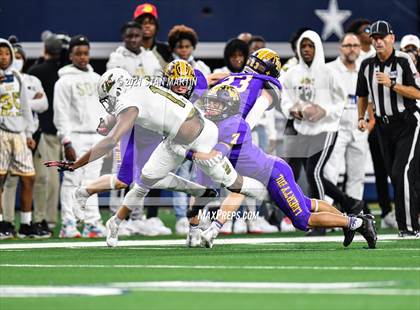 Thumbnail 1 in South Oak Cliff vs. Liberty Hill (UIL 5A D2 Final) photogallery.