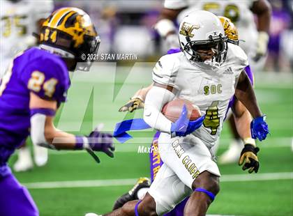 Thumbnail 2 in South Oak Cliff vs. Liberty Hill (UIL 5A D2 Final) photogallery.