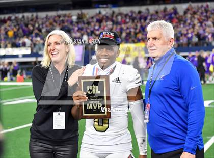 Thumbnail 1 in South Oak Cliff vs. Liberty Hill (UIL 5A D2 Final) photogallery.