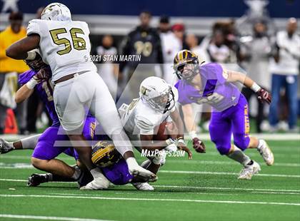 Thumbnail 3 in South Oak Cliff vs. Liberty Hill (UIL 5A D2 Final) photogallery.