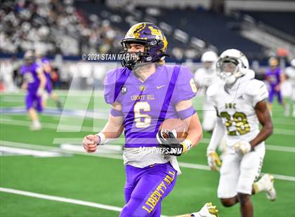Thumbnail 2 in South Oak Cliff vs. Liberty Hill (UIL 5A D2 Final) photogallery.