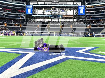 Thumbnail 2 in South Oak Cliff vs. Liberty Hill (UIL 5A D2 Final) photogallery.