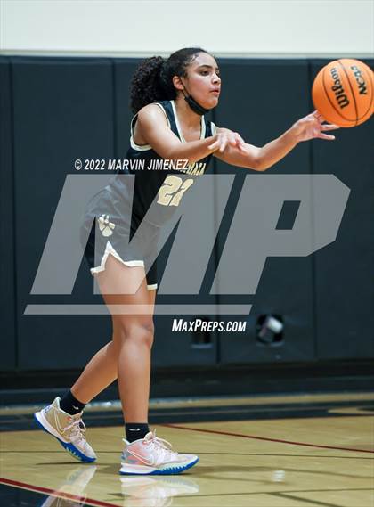 Thumbnail 1 in Calabasas @ Oaks Christian photogallery.
