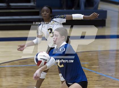 Thumbnail 3 in O'Fallon @ Belleville East photogallery.