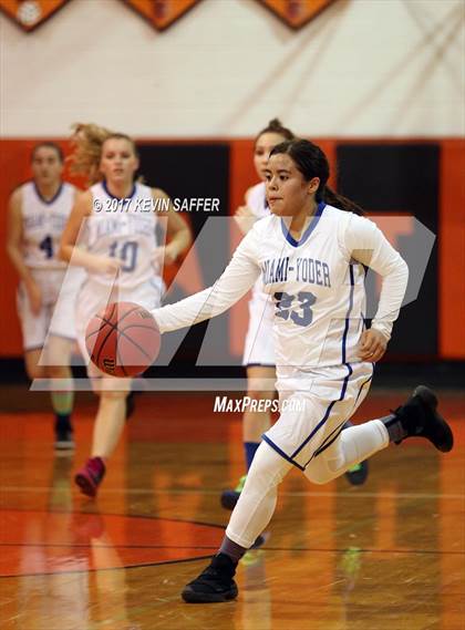 Thumbnail 2 in Cheraw vs. Miami-Yoder photogallery.
