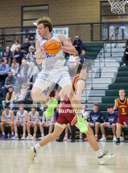 Thumbnail 3 in Mountain View vs. Layton (Utah Autism Holiday Classic) photogallery.