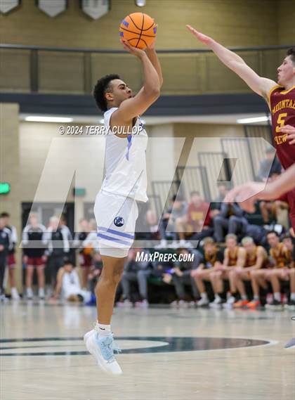 Thumbnail 3 in Mountain View vs. Layton (Utah Autism Holiday Classic) photogallery.