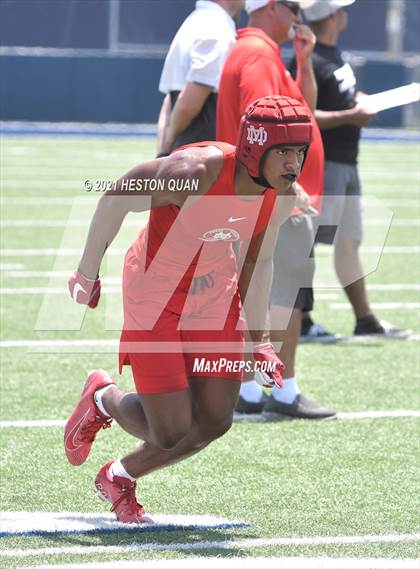 Thumbnail 1 in Mater Dei vs. Mission Hills  (Brave 8 Invitational) photogallery.