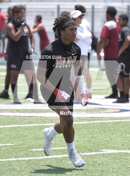 Thumbnail 1 in Mater Dei vs. Mission Hills  (Brave 8 Invitational) photogallery.