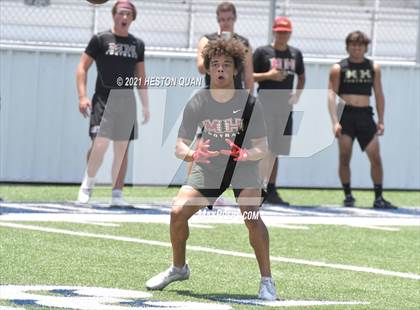 Thumbnail 2 in Mater Dei vs. Mission Hills  (Brave 8 Invitational) photogallery.