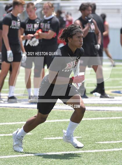 Thumbnail 3 in Mater Dei vs. Mission Hills  (Brave 8 Invitational) photogallery.