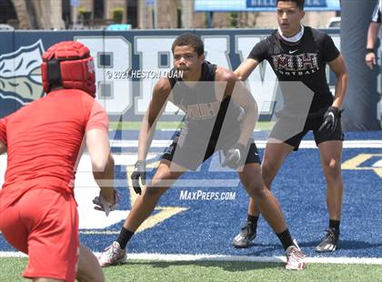 Thumbnail 2 in Mater Dei vs. Mission Hills  (Brave 8 Invitational) photogallery.