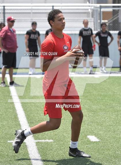 Thumbnail 2 in Mater Dei vs. Mission Hills  (Brave 8 Invitational) photogallery.