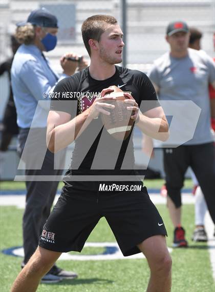 Thumbnail 2 in Mater Dei vs. Mission Hills  (Brave 8 Invitational) photogallery.