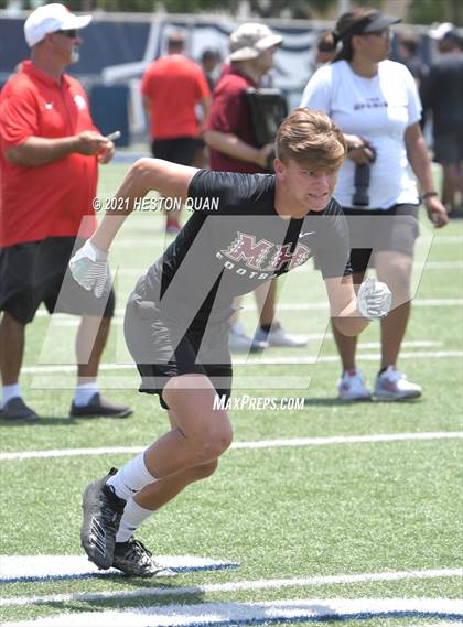 Thumbnail 3 in Mater Dei vs. Mission Hills  (Brave 8 Invitational) photogallery.