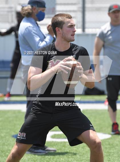 Thumbnail 1 in Mater Dei vs. Mission Hills  (Brave 8 Invitational) photogallery.