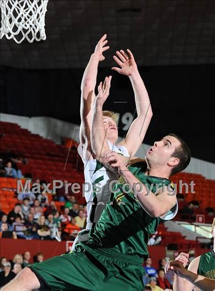 Thumbnail 2 in Pratt vs. Basehor-Linwood (KSHSAA 4A Semifinal) photogallery.