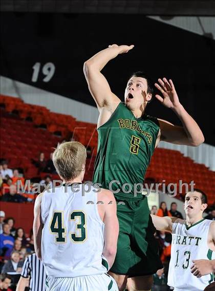 Thumbnail 1 in Pratt vs. Basehor-Linwood (KSHSAA 4A Semifinal) photogallery.