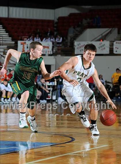 Thumbnail 3 in Pratt vs. Basehor-Linwood (KSHSAA 4A Semifinal) photogallery.