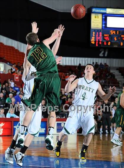 Thumbnail 2 in Pratt vs. Basehor-Linwood (KSHSAA 4A Semifinal) photogallery.