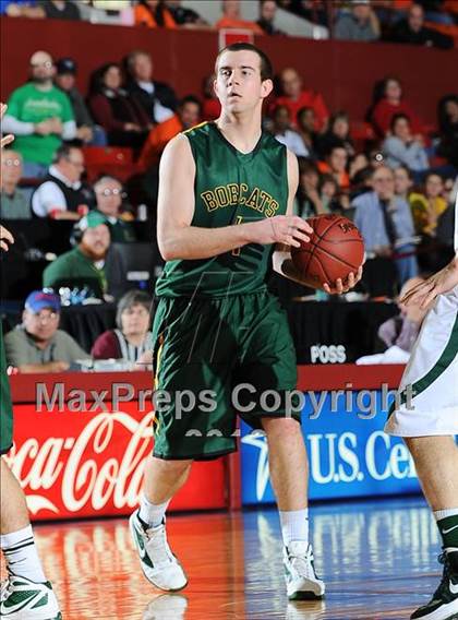 Thumbnail 3 in Pratt vs. Basehor-Linwood (KSHSAA 4A Semifinal) photogallery.