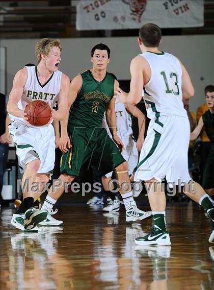 Thumbnail 2 in Pratt vs. Basehor-Linwood (KSHSAA 4A Semifinal) photogallery.