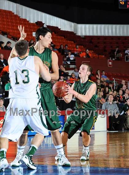 Thumbnail 3 in Pratt vs. Basehor-Linwood (KSHSAA 4A Semifinal) photogallery.