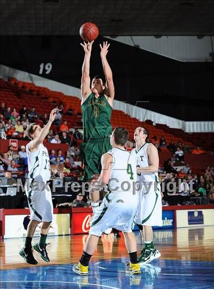 Thumbnail 2 in Pratt vs. Basehor-Linwood (KSHSAA 4A Semifinal) photogallery.