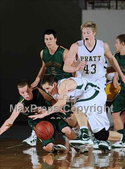 Thumbnail 2 in Pratt vs. Basehor-Linwood (KSHSAA 4A Semifinal) photogallery.