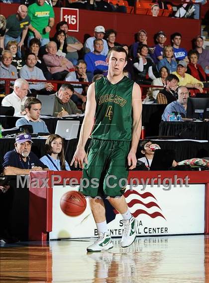 Thumbnail 2 in Pratt vs. Basehor-Linwood (KSHSAA 4A Semifinal) photogallery.