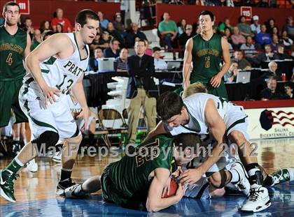 Thumbnail 2 in Pratt vs. Basehor-Linwood (KSHSAA 4A Semifinal) photogallery.