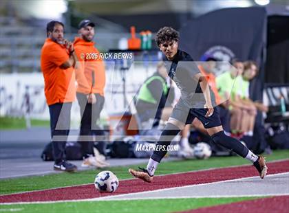 Thumbnail 2 in Grand Oaks vs Mesquite Horn (UIL 6A D2 Soccer Regional Semifinal) photogallery.