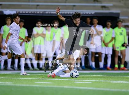 Thumbnail 2 in Grand Oaks vs Mesquite Horn (UIL 6A D2 Soccer Regional Semifinal) photogallery.